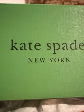 New in box kate spade sculpted spade jelly sandals